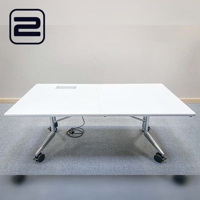 WILKHAHN Confair Model 440 / 00 Plooitafel B179, 5xD189, 5xH72, 5 - Wit MDF met rubberen stootrand / Chrome T poot met zwenkwielen