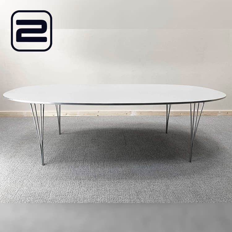 FRITZ HANSEN B613 Tafel B240xD120xH71 - Licht grijs / Chrome 4-poot