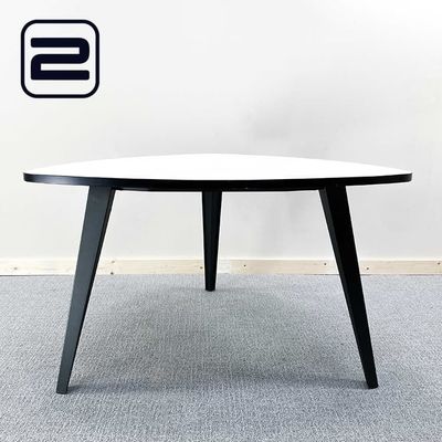 NN Vergadertafel B118xD118xH76 - Wit / Zwart Metaal 3-voet