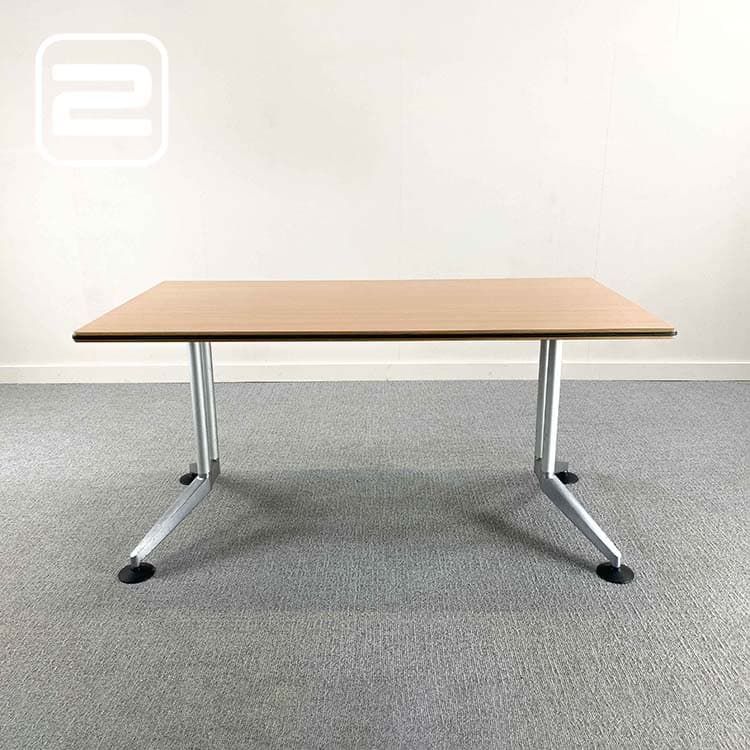 NN Bureau B150xD75xH73 - Licht hout MDF met rubberen stootrand / Grijs Metaal / Chrome 2 T-poot