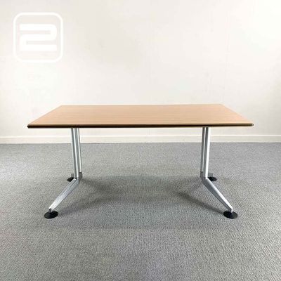 NN Bureau B150xD75xH73 - Licht hout MDF met rubberen stootrand / Grijs Metaal / Chrome 2 T-poot
