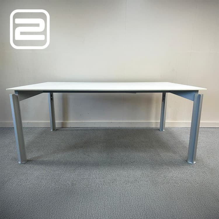 BULO Bureau B180xD100xH70-80 - Wit Melamine / Metaal Vierpoot