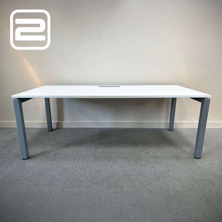 KINNARPS Bureau a B180xD80xH64-84 - Wit Melamine / Metaal U-poot