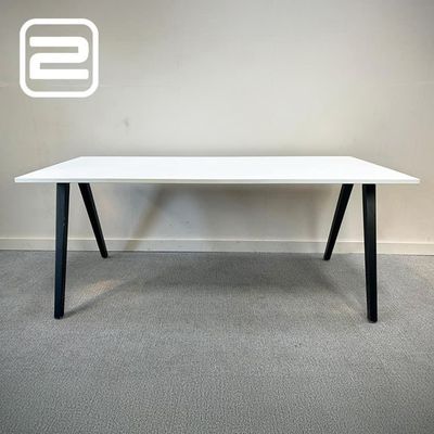 KINNARPS Bureau B180xD80xH75 - Wit Melamine / Zwart Metaal Vierpoot