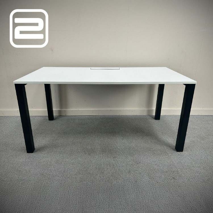 PAMI Bureau B160xD80xH75 - Wit Melamine / Zwart Metaal Vierpoot