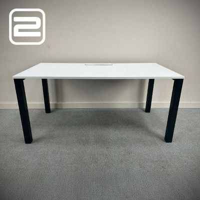 PAMI Bureau B160xD80xH75 - Wit Melamine / Zwart Metaal Vierpoot