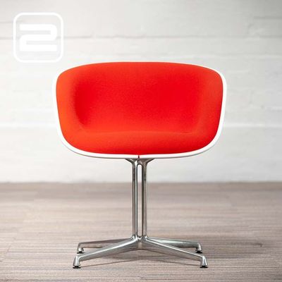 VITRA La fonda Ontvangststoel - Oranje Stof / Chrome Voetkruis VITRA La fonda Ontvangststoel - Oranje Stof / Chrome Voetkruis