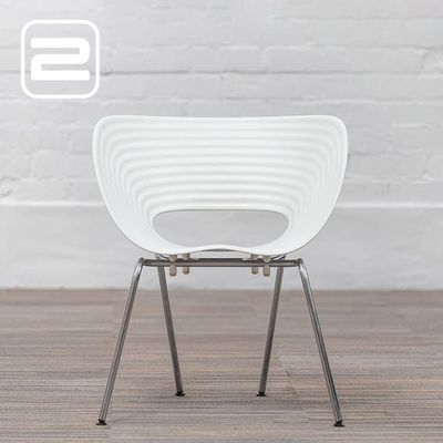VITRA Tom Vac Bezoekersstoel Stapelbaar - Wit Kunststof / Chrome Vierpoot VITRA Tom Vac Bezoekersstoel Stapelbaar - Wit Kunststof / Chrome Vierpoot