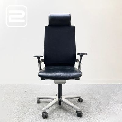 WILKHAHN ON Executive Directiestoel - Zwart Leder / Mesh / Grijs metalen Voetkr met wielen WILKHAHN ON Executive Directiestoel - Zwart Leder / Mesh / Grijs metalen Voetkr met wielen