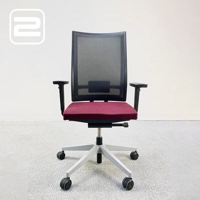 BENE B_Run Bureaustoel Designed by Justus Kolberg - Bordeau / Zwart Stof / Mesh / Grijs metalen Voetkr met wielen