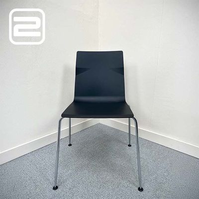 SEDUS Meet Bezoekersstoel Stapelbaar - Zwart Kunststof / Chrome / Metaal Vierpoot SEDUS Meet Bezoekersstoel Stapelbaar - Zwart Kunststof / Chrome / Metaal Vierpoot