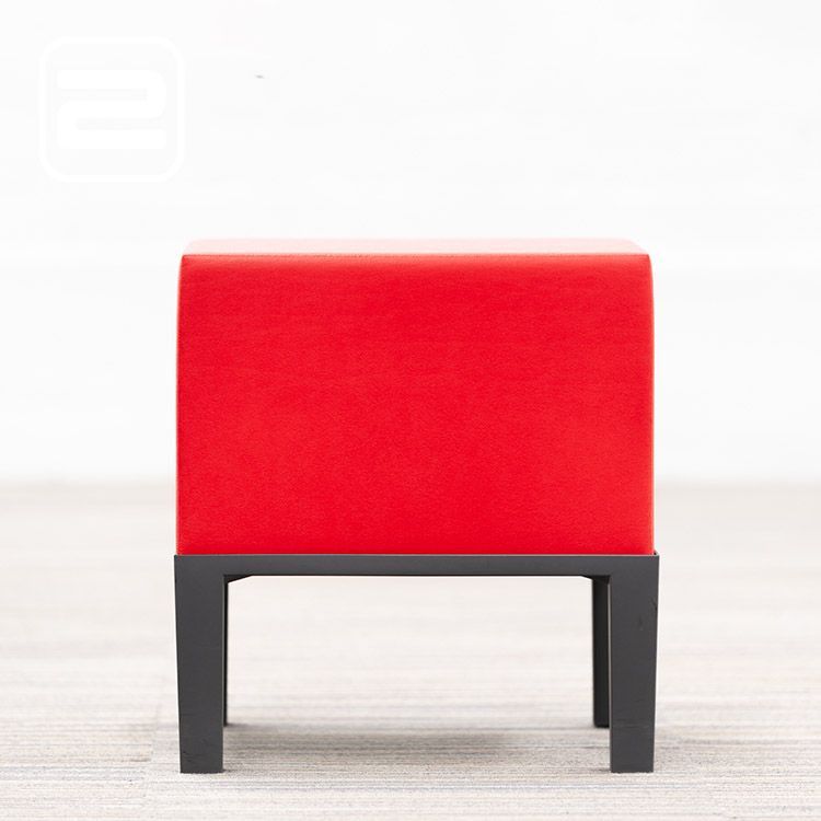 MONSTRO Project Milan Primary Poef B44xL44xH48 - Rood Foam / Donkergrijs kunststof Vierpoot