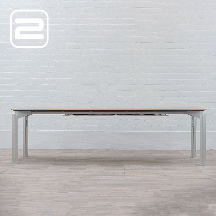 BULO Vergadertafel B270xD101xH78 - Bruin Hout / Alu Vierpoot BULO Vergadertafel B270xD101xH78 - Bruin Hout / Alu Vierpoot