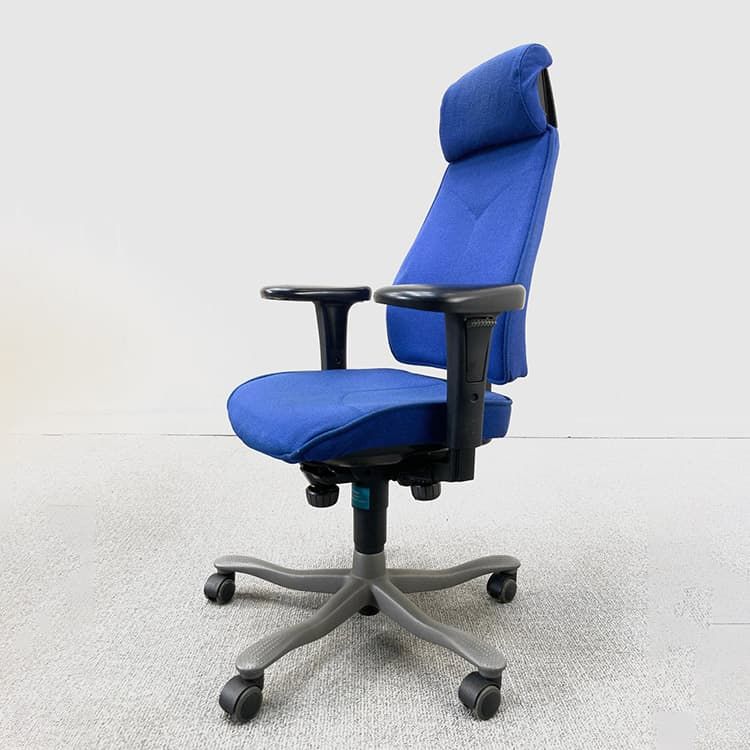 KINNARPS 8000 Bureaustoel Met hoofdleuning en brede armleuningen - Blauw Stof / Grijs metalen Voetkr met wielen