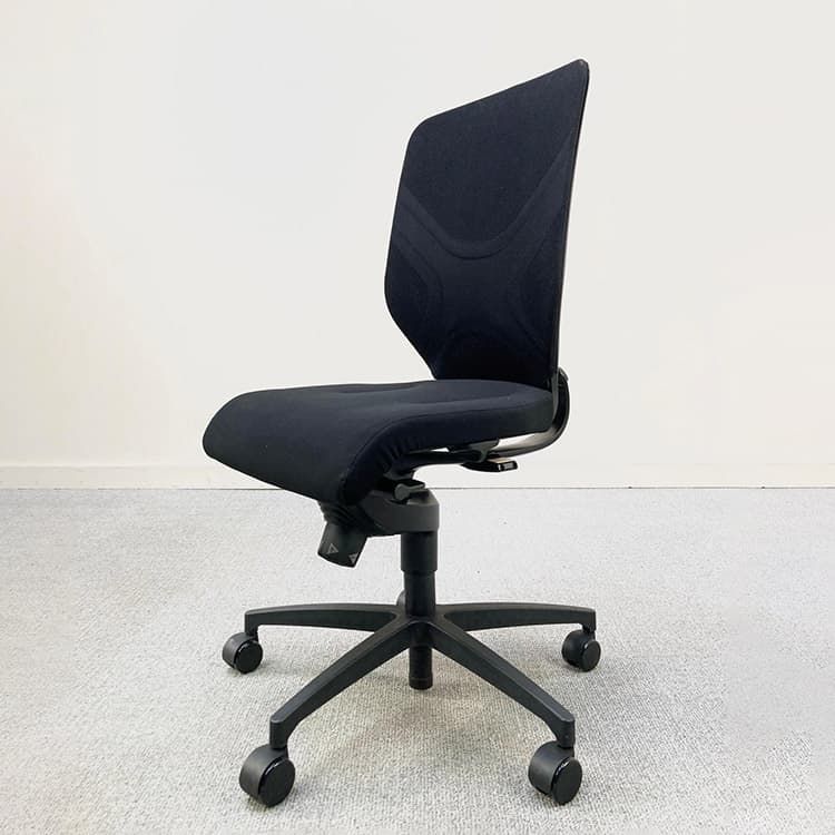WILKHAHN IN 184 / 7 Bureaustoel - Zwart Stof / Zwart kunststof Voetkr met wielen