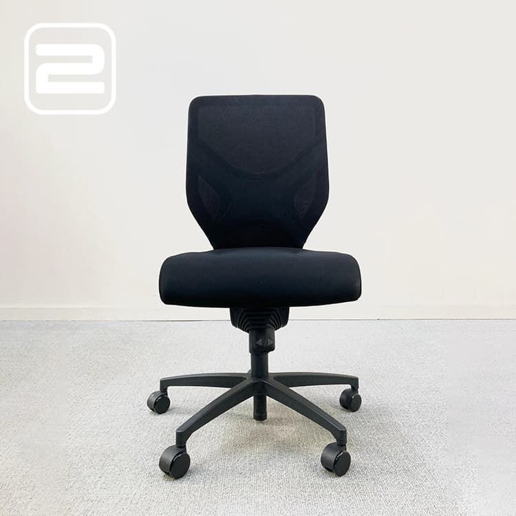 WILKHAHN IN 184 / 7 Bureaustoel - Zwart Stof / Zwart kunststof Voetkr met wielen