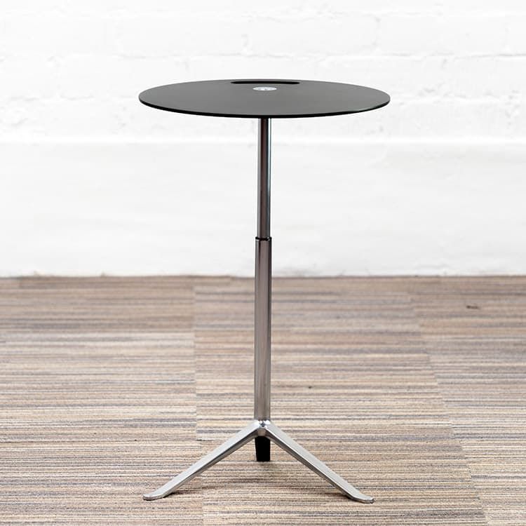 FRITZ HANSEN Little Friend Bijzettafel - Zwart Laminaat / Chrome