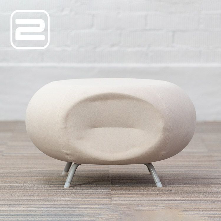 ALLERMUIR Pebble A621 Scalloped Stool Poef B68xL62xH43 - Gebroken wit Stof / Grijs metalen Vierpoot ALLERMUIR Pebble A621 Scalloped Stool Poef B68xL62xH43 - Gebroken wit Stof / Grijs metalen Vierpoot