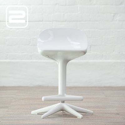 KARTELL Spoon Barkruk - Wit Glans Kunststof / Sterpoot Kunststof KARTELL Spoon Barkruk - Wit Glans Kunststof / Sterpoot Kunststof