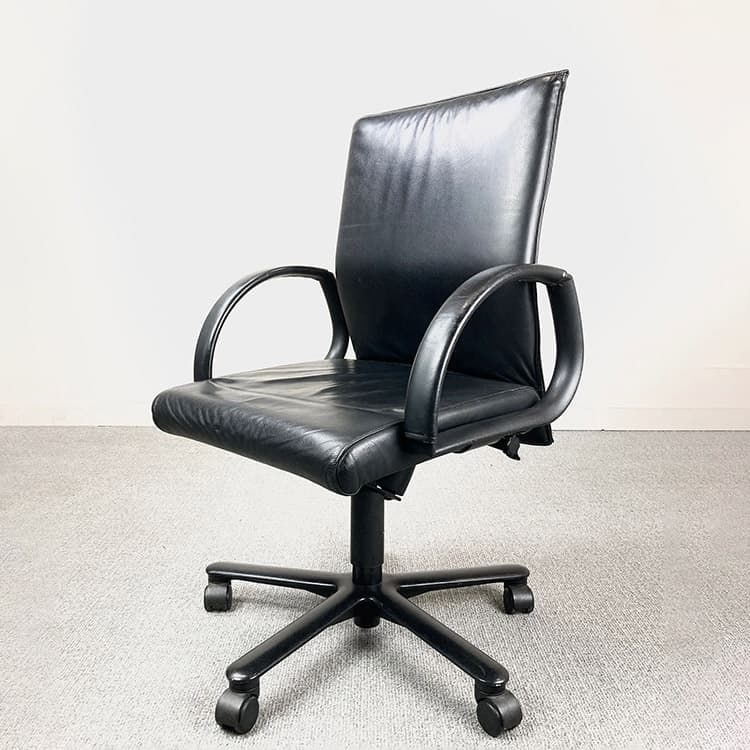 KLÖBER Bureaustoel - Zwart Leder / Zwart metalen Voetkr met wielen