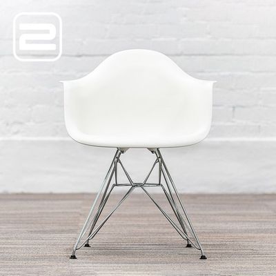 VITRA Eames Plastic Armchair DAR Clubstoel - Wit Kunststof / Chrome Eifel VITRA Eames Plastic Armchair DAR Clubstoel - Wit Kunststof / Chrome Eifel
