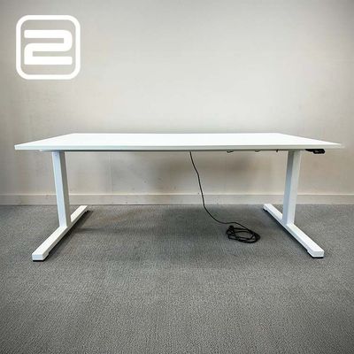 LINAK SYSTEM Elektrisch Zit-Sta Bureau B160xD80xH69-129 - Wit Melamine / Wit Metaal T-poot LINAK SYSTEM Elektrisch Zit-Sta Bureau B160xD80xH69-129 - Wit Melamine / Wit Metaal T-poot