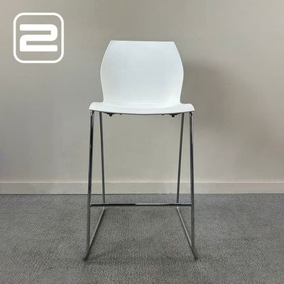 KASTEL Kalea Kantinestoel Stapelbaar - Wit / Bruin Kunststof / Metaal Sledepoot