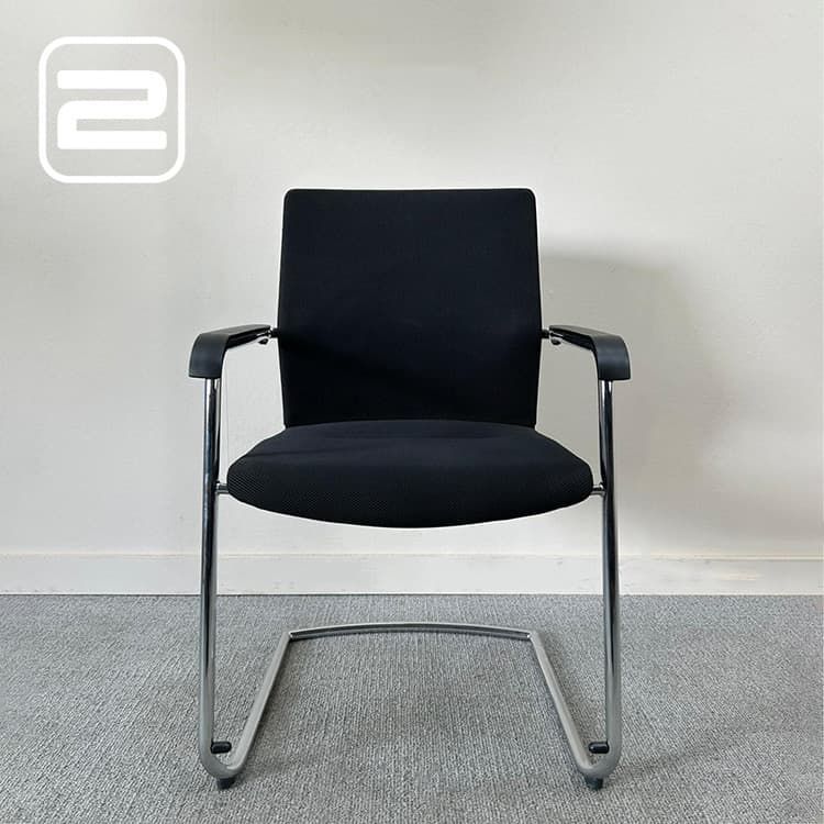 WILKHAHN Bezoekersstoel Stapelbaar - Zwart Stof / Chrome Cantilever