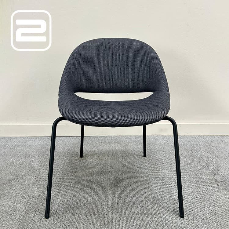 BULO Ontvangststoel - Grijs Stof / Zwart metaal Vierpoot