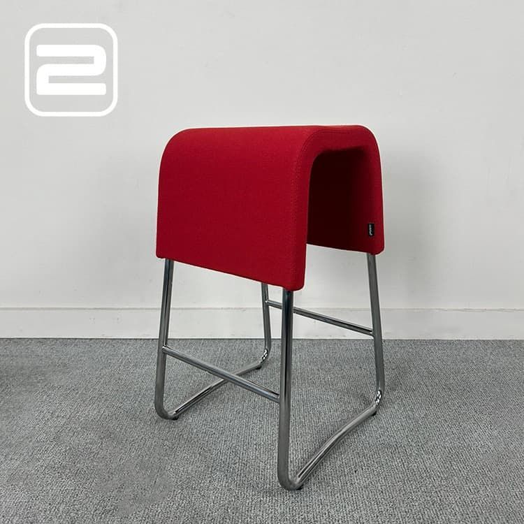 MATERIA Plint Kruk - Rood Stof / Chrome Sledepoot