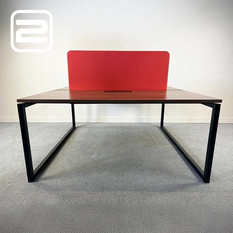 2p Workbench B160xD165xH74 - Donker hout Melamine / Zwart metaal U-poot