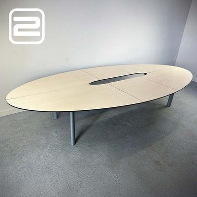 AHREND Vergadertafel B380xD185xH74 - Licht hout Melamine / Metaal Vierpoot AHREND Vergadertafel B380xD185xH74 - Licht hout Melamine / Metaal Vierpoot