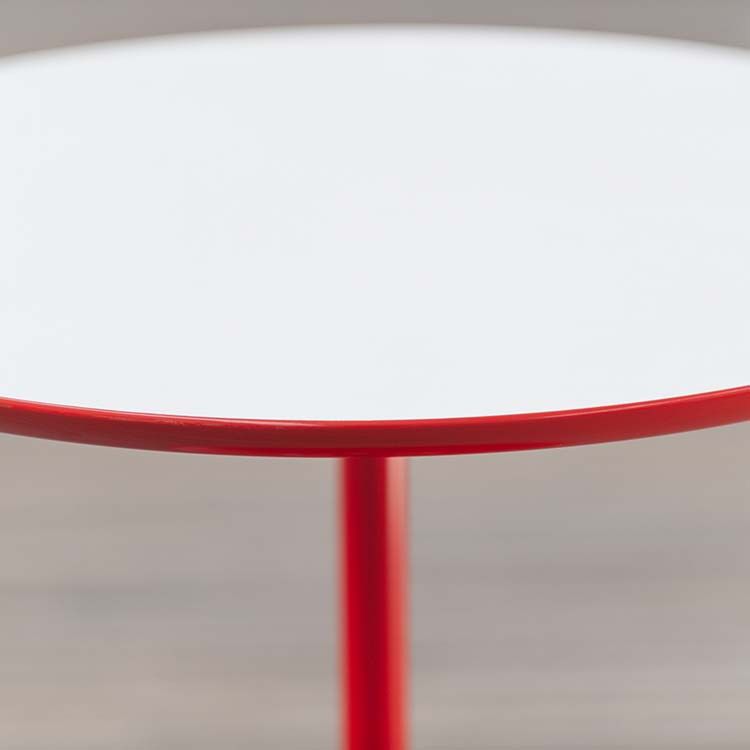 ARPER Dizzie Bijzettafel B51xD47xH50 - Wit / rood MDF embossed / Rood Voetplaat