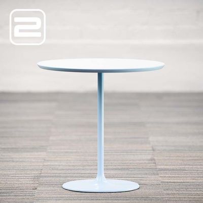 ARPER Dizzie Bijzettafel B51xD47xH50 - Wit / blauw MDF embossed / lichtblauw Voetplaat