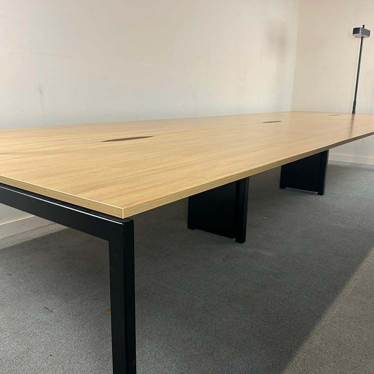 KINNARPS Vergadertafel B480xD160xH74 - Hout Melamine / Zwart metaal Vierpoot