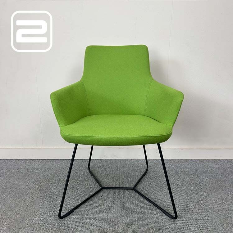 Ontvangststoel - Groen Stof / Zwart metaal Sledepoot