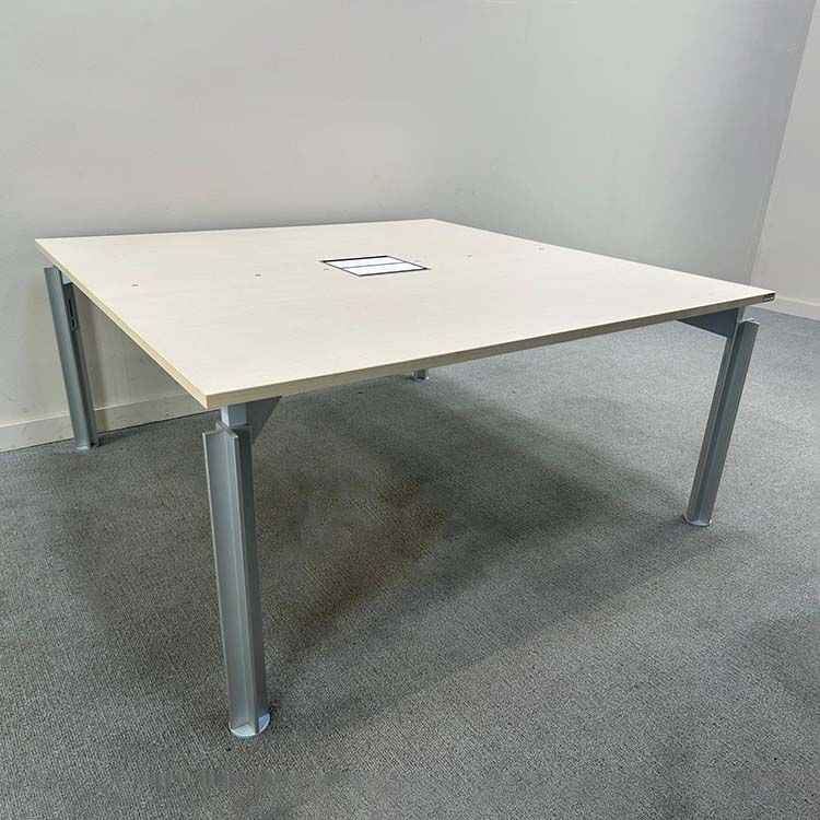 BULO Werkeiland B160xD160xH72-80 - Licht hout Melamine / Metaal Vierpoot