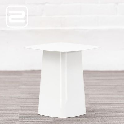 VITRA Metal Side Table S Salontafel Vierkant design by Ronan & Erwan Bouroullec B40xD40xH44 - gebroken wit metaal / gebroken wit metaal sokkel