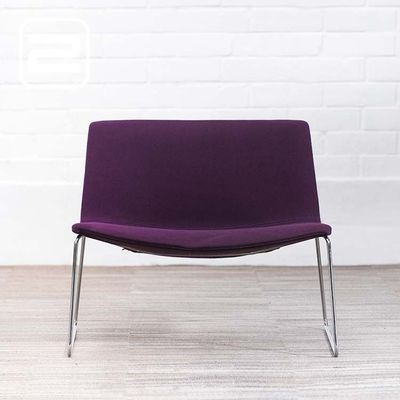 ARPER Catifa 80 Lounge Zetel design by Lievore Altherr Molina - paars vilt / chrome sledepoot ARPER Catifa 80 Lounge Zetel design by Lievore Altherr Molina - paars vilt / chrome sledepoot