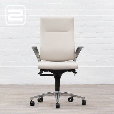 DAUPHIN In Touch 5410 Directiestoel (nieuw) - Lichtgrijs Leder / Gepolijst Alu Voetkr mt wielen DAUPHIN In Touch 5410 Directiestoel (nieuw) - Lichtgrijs Leder / Gepolijst Alu Voetkr mt wielen