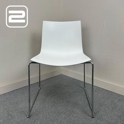 ARPER Kantinestoel - Wit Kunststof / Chrome Sledepoot