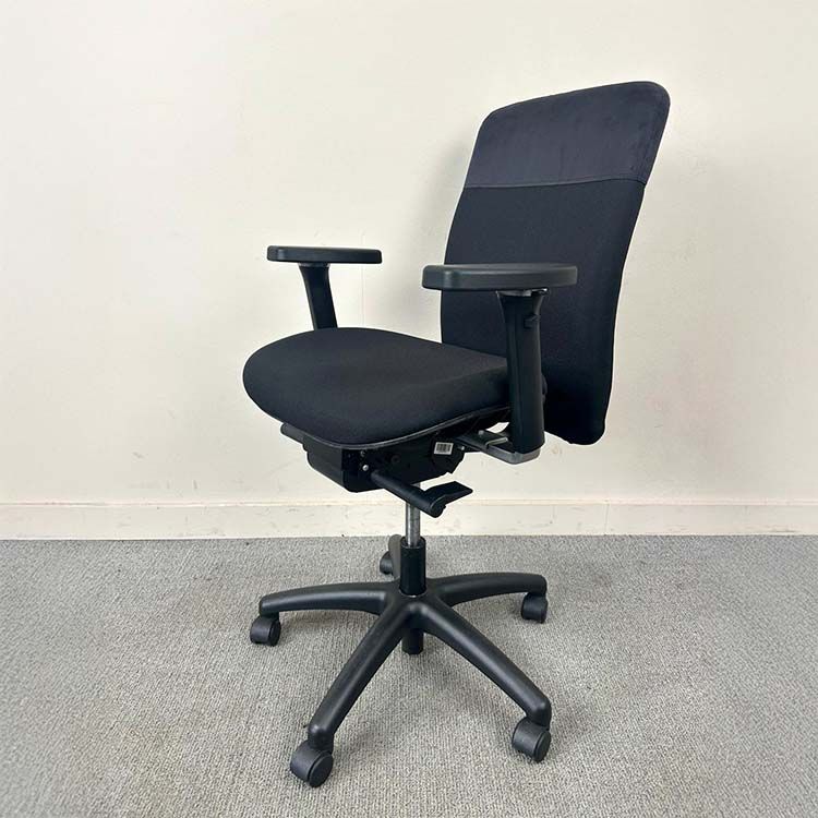 OFFICE-MASTER Bureaustoel - Zwart Stof / Kunststof Voetkruis mt wielen