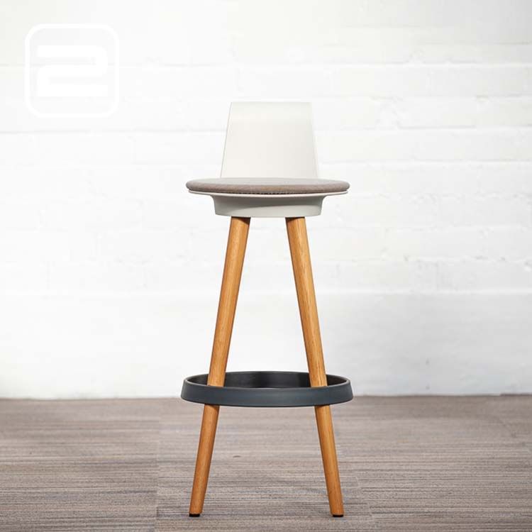 BENE Timba Stool High Kruk design by Pearson Lloyd - Grijs Stof / Eiken hout Vierpoot