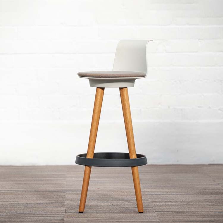 BENE Timba Stool High Kruk design by Pearson Lloyd - Grijs Stof / Eiken hout Vierpoot