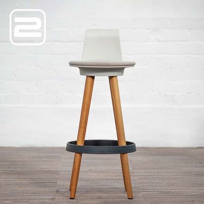 BENE Timba Stool high Kruk design by Pearson Lloyd - lichtgrijs stof / eiken hout vierpoot BENE Timba Stool high Kruk design by Pearson Lloyd - lichtgrijs stof / eiken hout vierpoot