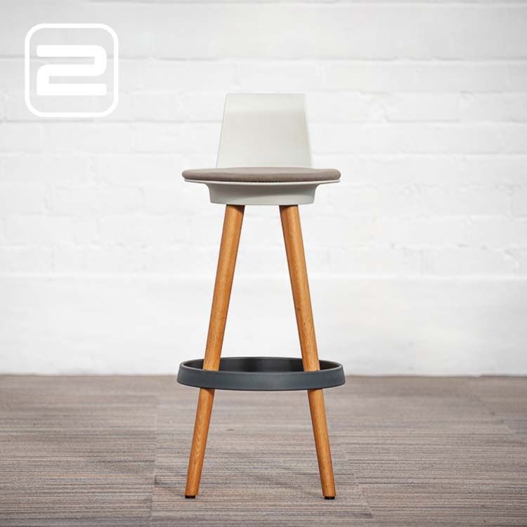 BENE Timba Stool High Kruk design by Pearson Lloyd - Bruin-grijs Stof / Eiken hout Vierpoot