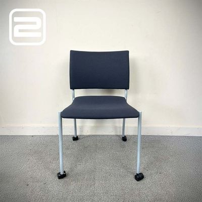 CASALA Feniks Kantinestoel stapelbaar - zwart stof / metaal vierpoot