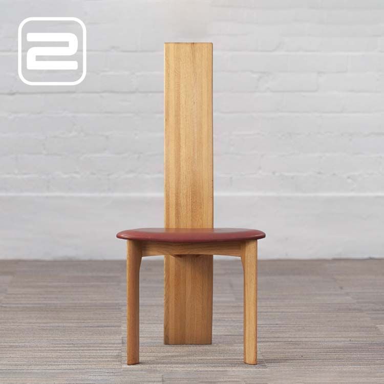 ROB & DRIES VAN DEN BERGHE Dining chairs Vergaderstoel by Rob & Dries van den Berghe, 1980s - Donkerrood Leer / Houten Driepoot
