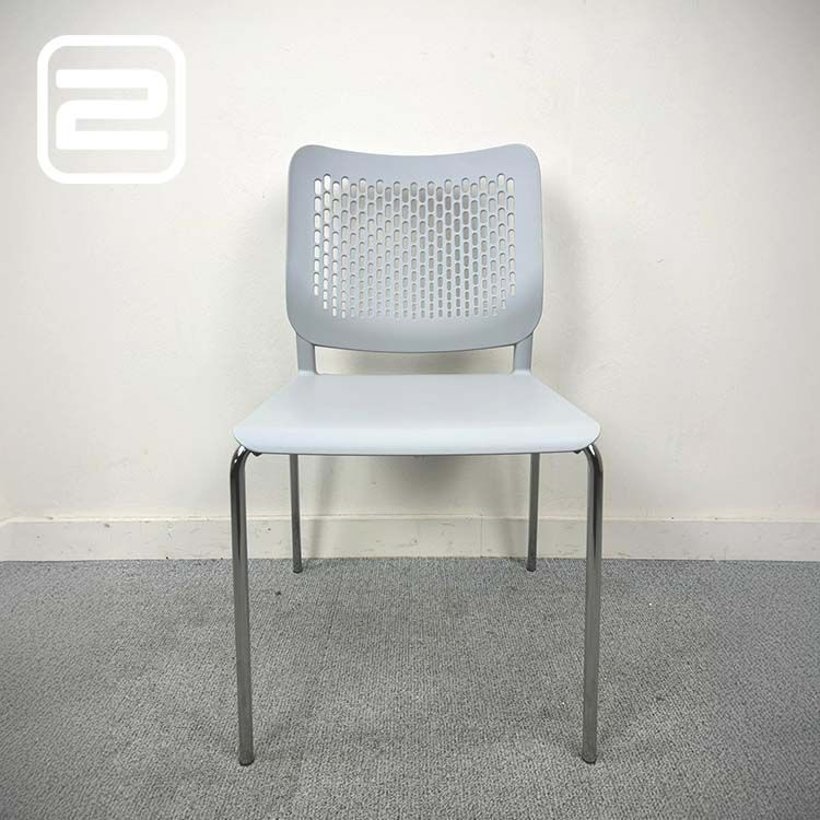 NOWYSTYL Kantinestoel Stapelbaar - Grijs Kunststof / Chrome Vierpoot NOWYSTYL Kantinestoel Stapelbaar - Grijs Kunststof / Chrome Vierpoot