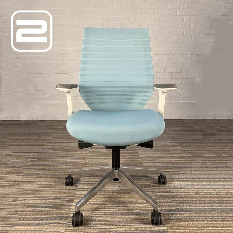 BRANCH FURNITURE Ergonomic Chair Ergonomische Bureaustoel - Lichtblauw Stof / Mesh / Chrome Voetkr mt wielen